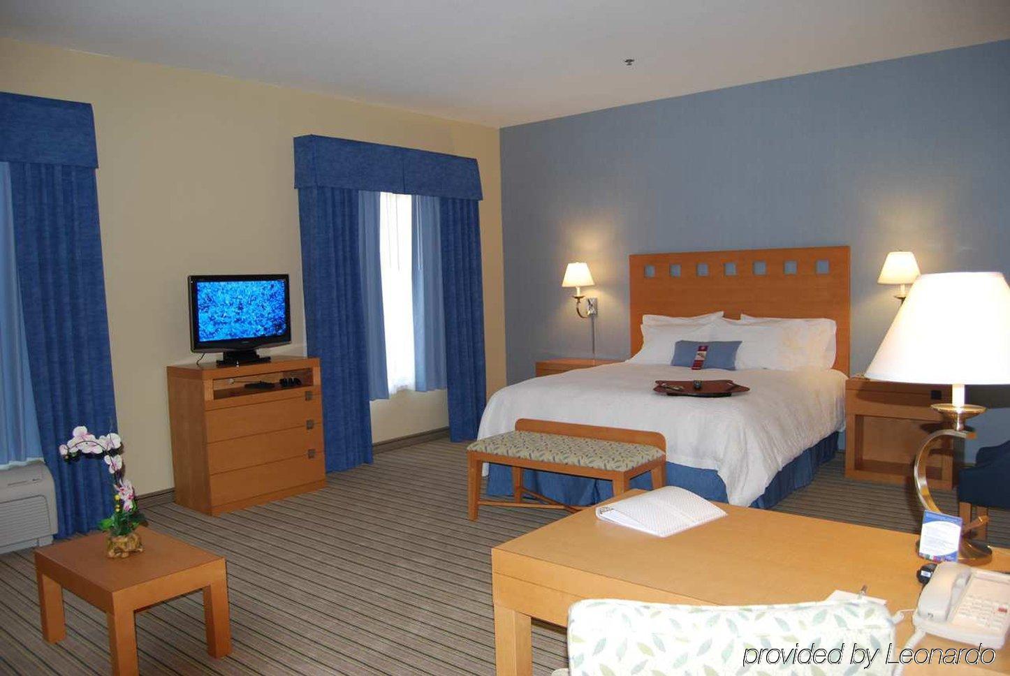 Hampton Inn & Suites Madera Room photo