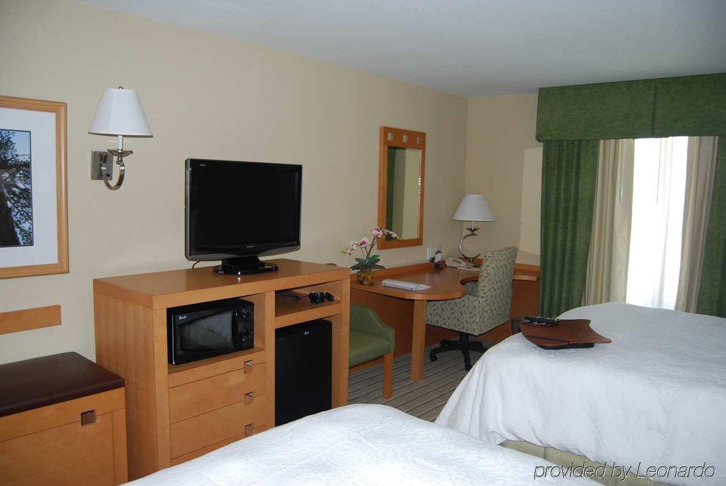 Hampton Inn & Suites Madera Room photo